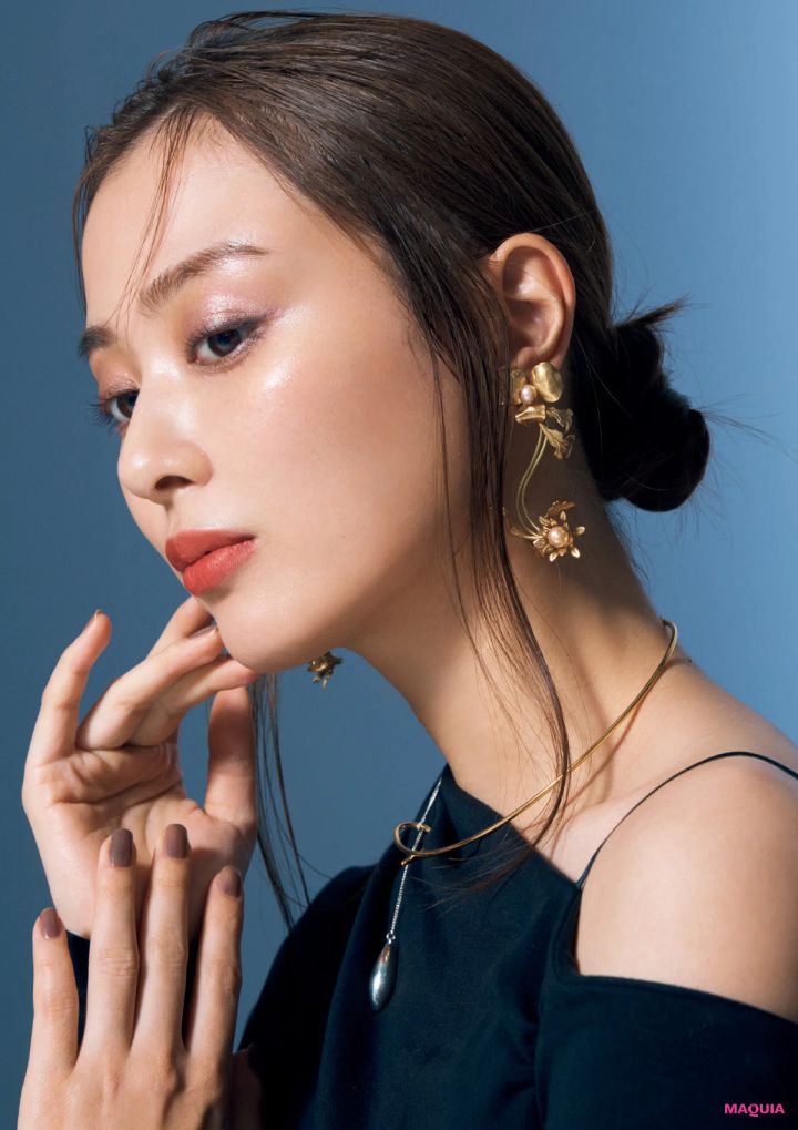 SPY×FAMILY大好き内田理央さん。“概念ヨルさんメイク”でクールに変身！_5