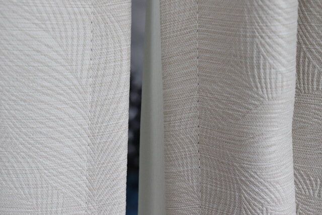 カーテンのスキマ