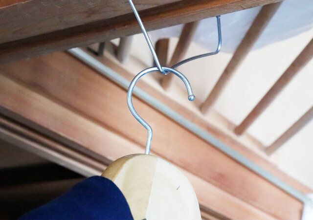 掛け難い所に取付！ちょい掛けステンレス三角フックの丈夫さ