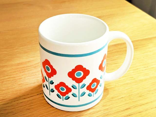 「 レトロ花柄マグ」本体。