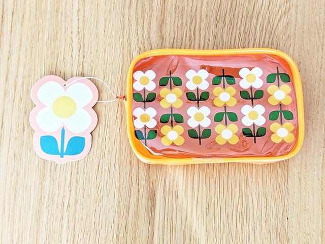 「ヴィレヴァン福袋 懐かし新しいレトロな福袋」のアイテム「レトロ花柄ポーチ」