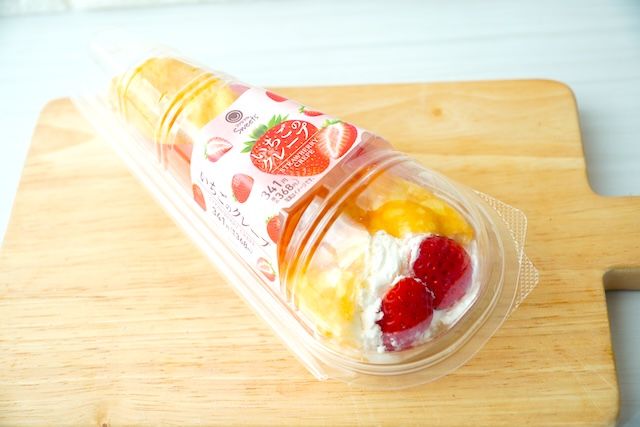 ファミマスイーツおすすめ「いちごのクレープ
