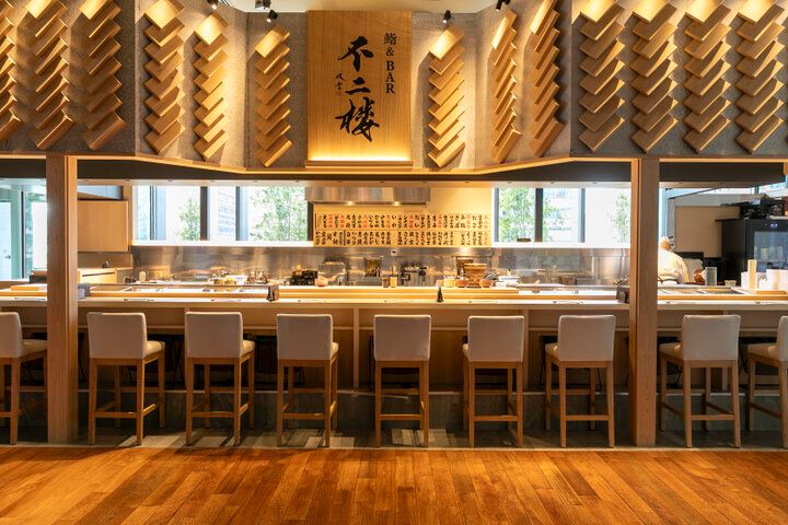 東京駅丸の内駅舎の向かい側♪ リニューアルした新丸ビルの「丸の内ハウス」で多彩な食事を