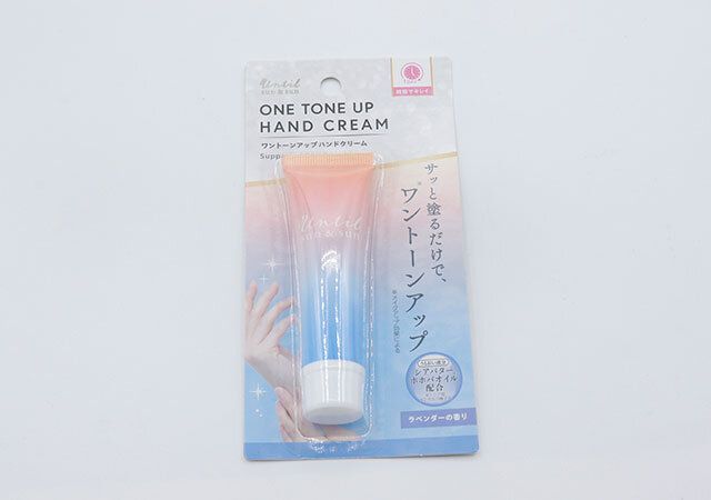 セリアのワントーンアップ ハンドクリームのパッケージ
