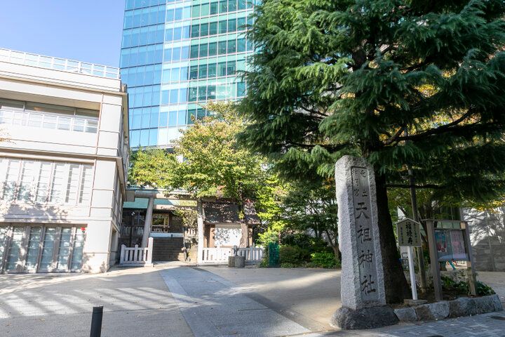 「六本木 天祖神社」の数量限定の「龍神様おみくじ」や全10色のカラフルな「六本木七七七みくじ」で2024年の運試し♪