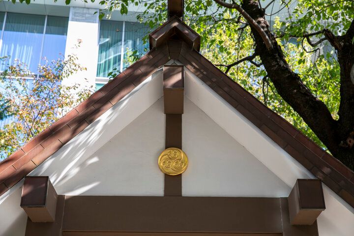 「六本木 天祖神社」の数量限定の「龍神様おみくじ」や全10色のカラフルな「六本木七七七みくじ」で2024年の運試し♪