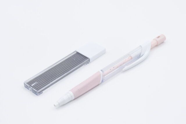 太芯がついた可愛い100均シャーペン