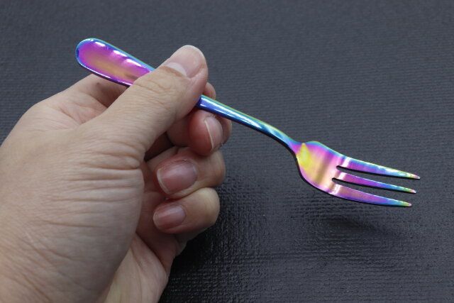 ダイソーのステンレスケーキフォーク（オーロラ）