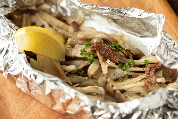 カフェ店主直伝！ダッチオーブンで作る絶品キャンプ飯！