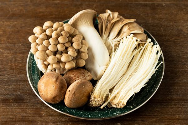 カフェ店主直伝！ダッチオーブンで作る絶品キャンプ飯！