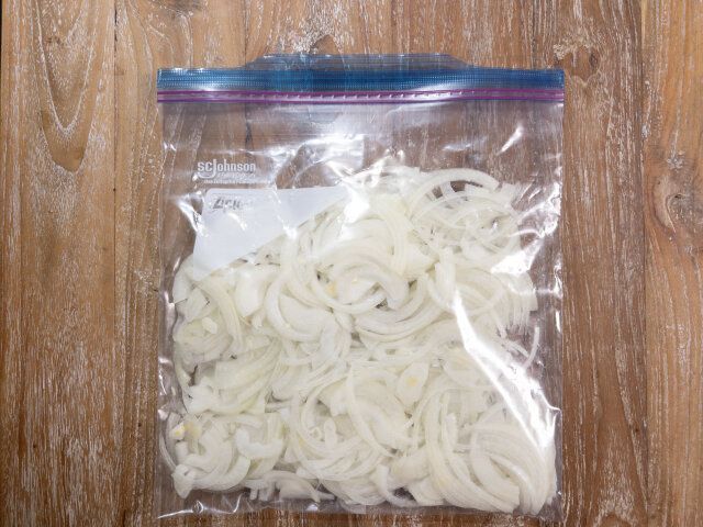 オニオングラタンスープ レシピ 玉ねぎを冷凍する