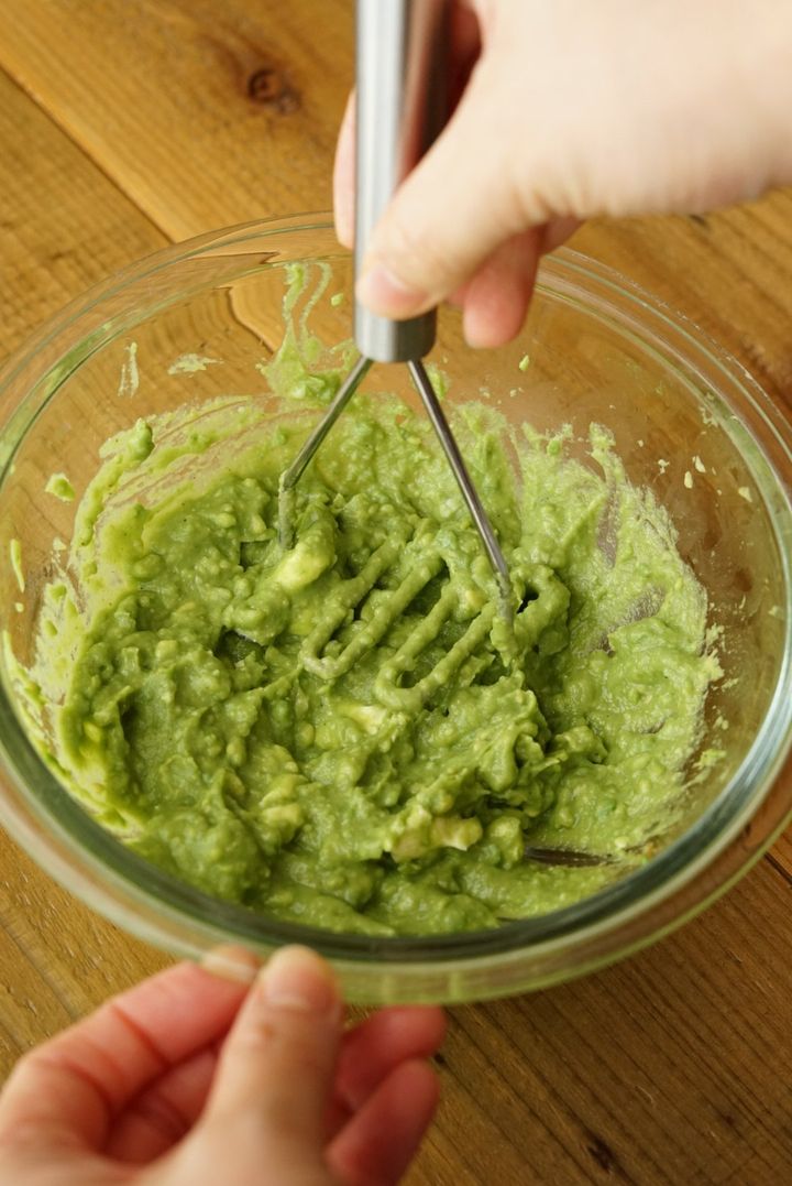 ほんのりスパイスをきかせて味を格上げ！アボカドクリームディップ【料理家 あやかの旬野菜を使ったアペロおつまみ vol.3 〜レシピで旅するヨーロッパ〜】