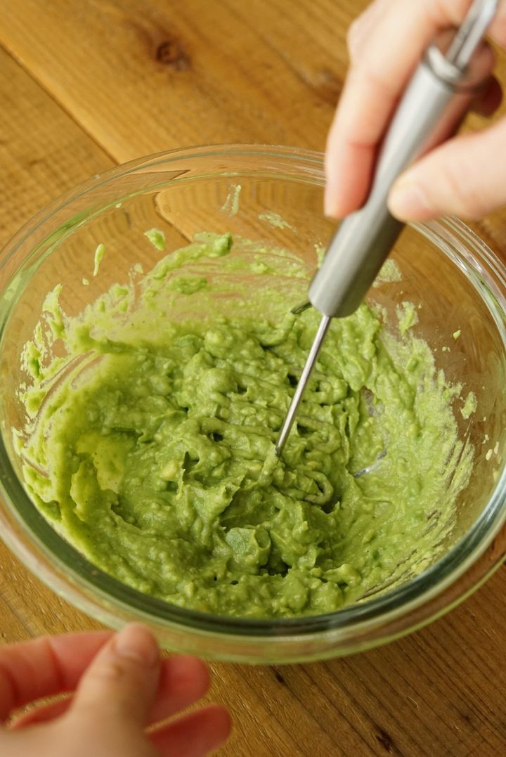 ほんのりスパイスをきかせて味を格上げ！アボカドクリームディップ【料理家 あやかの旬野菜を使ったアペロおつまみ vol.3 〜レシピで旅するヨーロッパ〜】