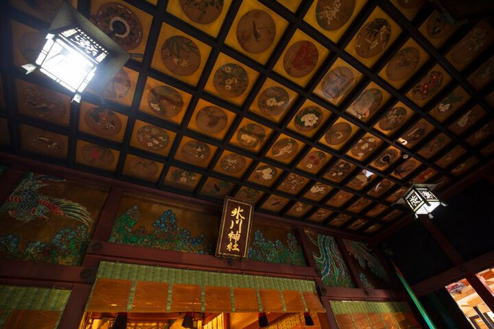 徳川吉宗が建立した「赤坂氷川神社」へ。 限定御朱印や「はりこ干支みくじ」を目当てに