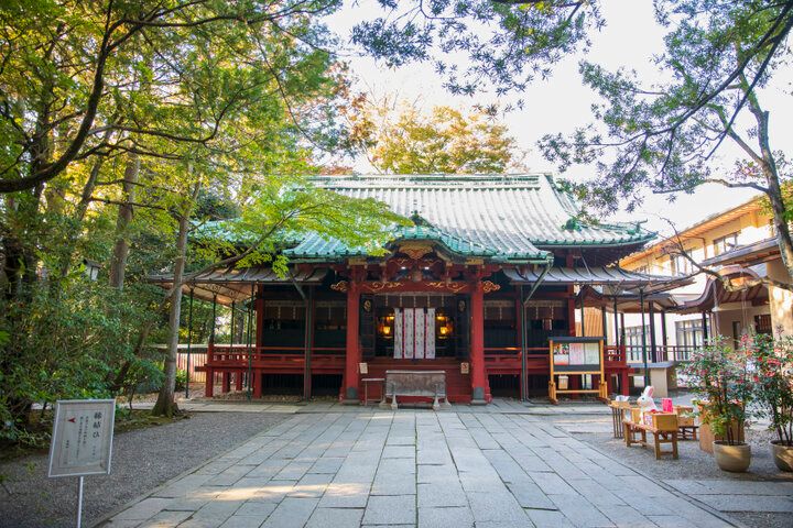 徳川吉宗が建立した「赤坂氷川神社」へ。 限定御朱印や「はりこ干支みくじ」を目当てに