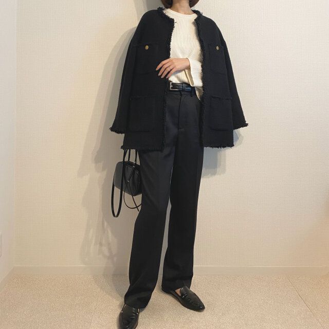 ツイードジャケットを合わせて上品に大人可愛く