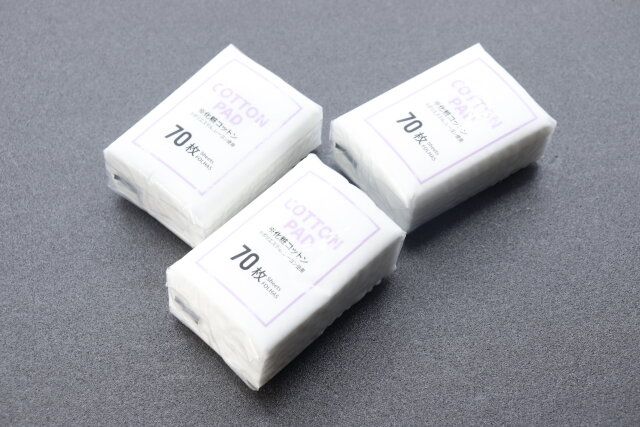 ダイソーの化粧コットン