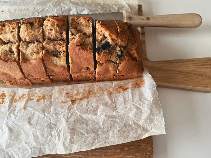 余ったお節で作る黒豆くるみラムレーズンの米粉パウンドケーキ【渡辺友美子のコーヒーに合うお菓子のレシピ vol.24 〜レシピで旅するヨーロッパ〜】