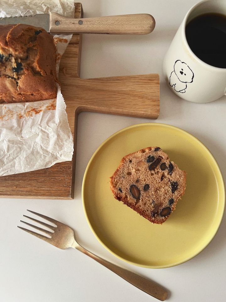 余ったお節で作る黒豆くるみラムレーズンの米粉パウンドケーキ【渡辺友美子のコーヒーに合うお菓子のレシピ vol.24 〜レシピで旅するヨーロッパ〜】