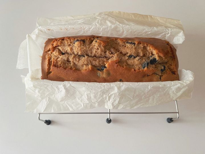 余ったお節で作る黒豆くるみラムレーズンの米粉パウンドケーキ【渡辺友美子のコーヒーに合うお菓子のレシピ vol.24 〜レシピで旅するヨーロッパ〜】