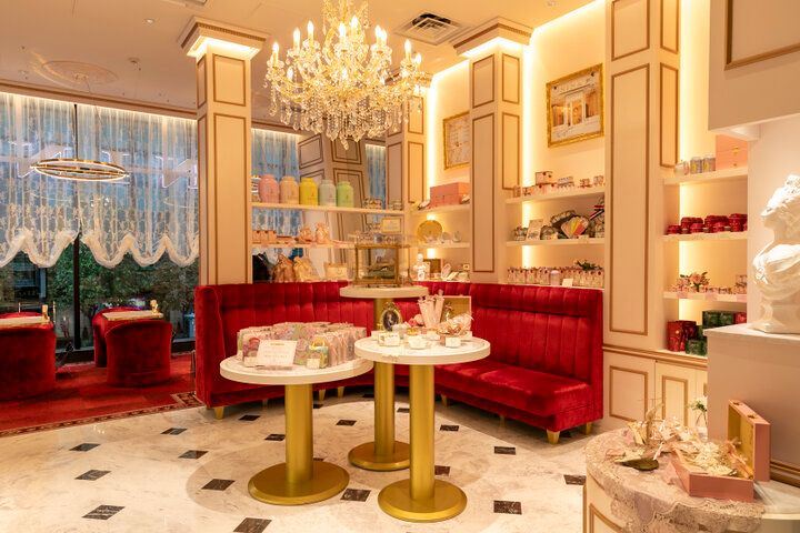 マリー・アントワネットの世界感あふれる紅茶の名店「LE SALON DE NINA’S 日比谷」