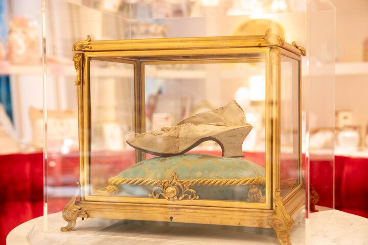 マリー・アントワネットの世界感あふれる紅茶の名店「LE SALON DE NINA’S 日比谷」