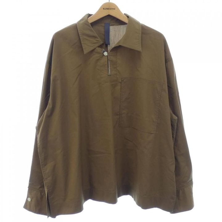 シンヤコヅカのシャツ