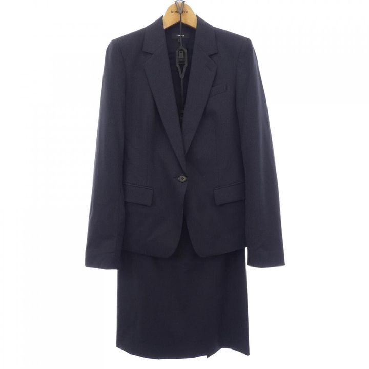 セオリーのスーツ