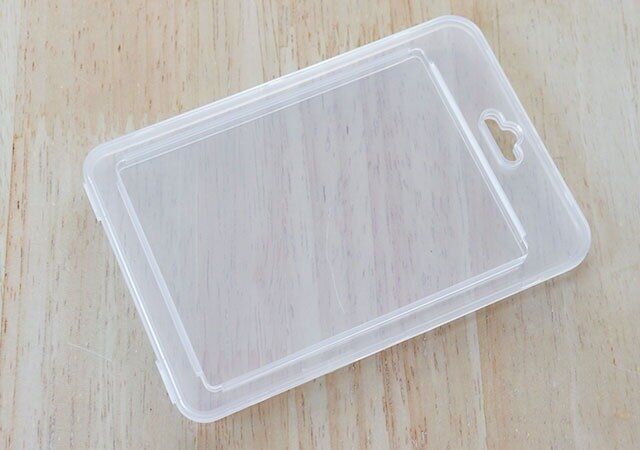 セリアのトレカサイズ用 ハードカバーケース