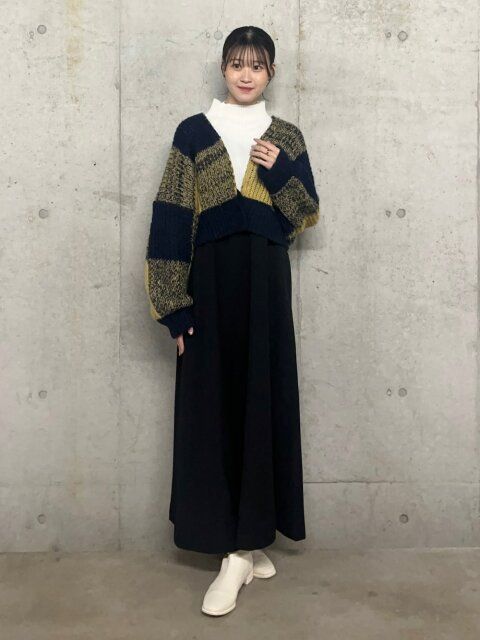 冬の黒ジャンパースカートコーデ