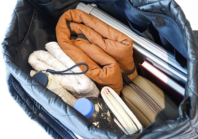 宝島社のスケープオブグリーンのキルティングショルダーバッグはヨガマットも入る大容量