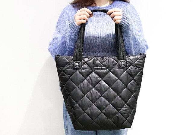 宝島社のオリジナルブランドのキルティングショルダーバッグ