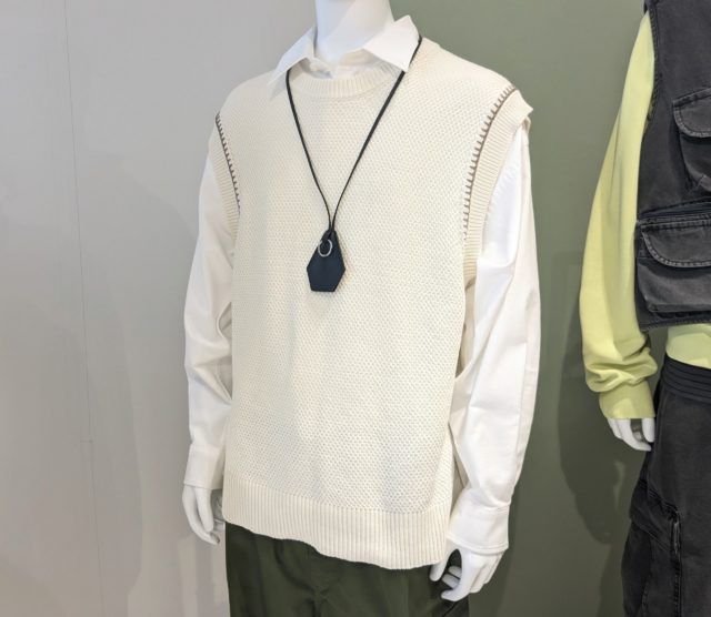 GU「ベスト」メンズボディ