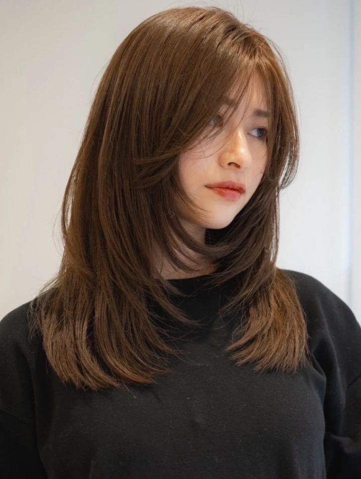 セミロング ヘア 髪型 ヘアスタイル 前髪あり ヘアカラー 大人