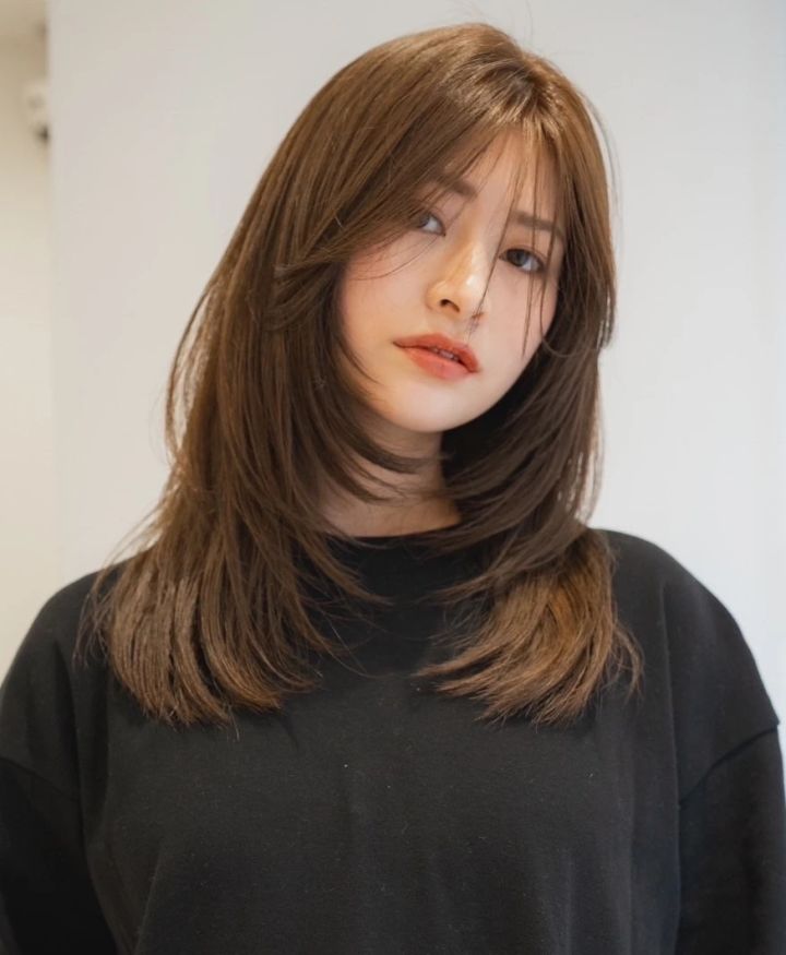 セミロング ヘア 髪型 ヘアスタイル 前髪あり ヘアカラー 大人