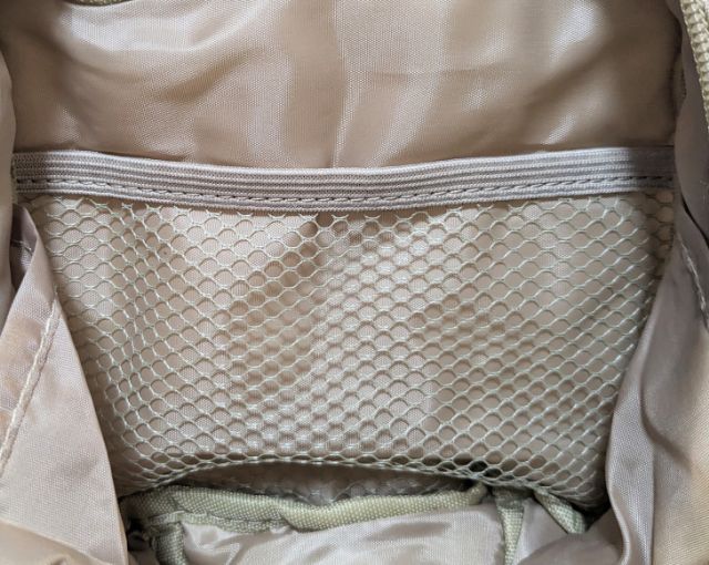 メッシュポケット