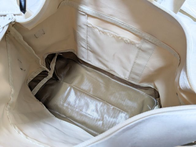 中を開いたところ