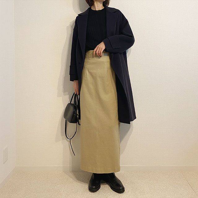 スカートを合わせて大人可愛く