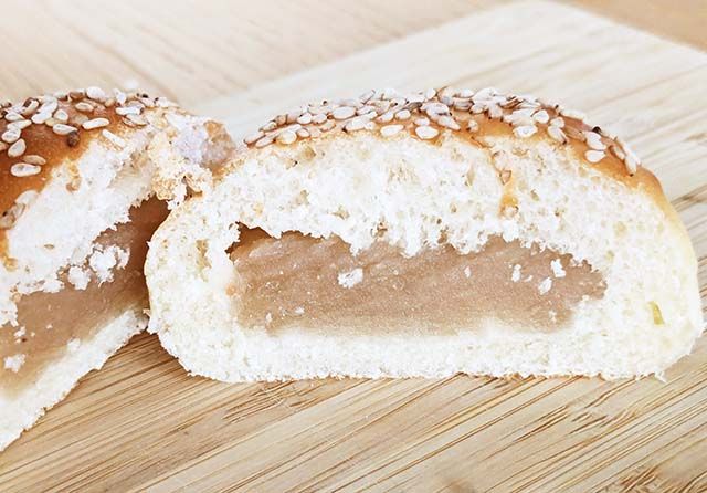 「酒種あんぱん 白」の断面