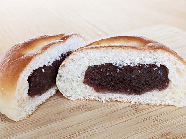 「酒種あんぱん 小倉」の断面