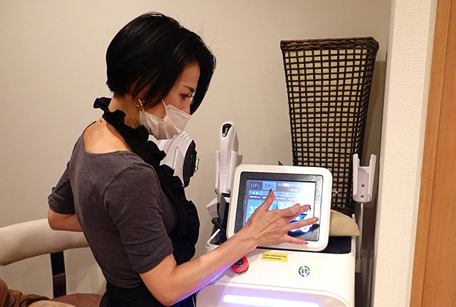 宮下代表施術画像