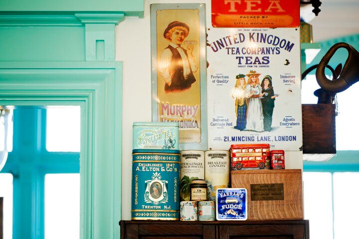 正統派アフタヌーンティーがいただける、アンティーク家具に彩られた洋館「北浜レトロ」