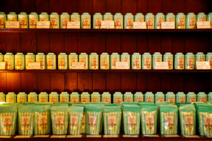 正統派アフタヌーンティーがいただける、アンティーク家具に彩られた洋館「北浜レトロ」