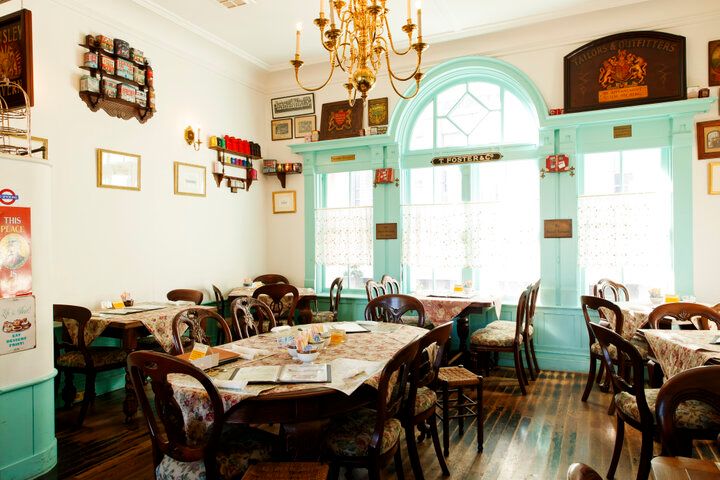 正統派アフタヌーンティーがいただける、アンティーク家具に彩られた洋館「北浜レトロ」