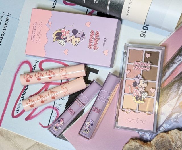 ディズニーストアとrom＆ndのコスメアイテムの写真