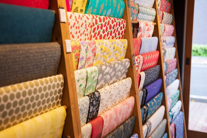 何を包むかわくわく♪ラッピングペーパーの専門店「REGARO PAPIRO 東京蔵前店」