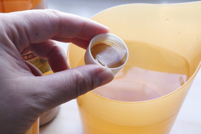 セリアの園芸用水差し オレンジの使用例