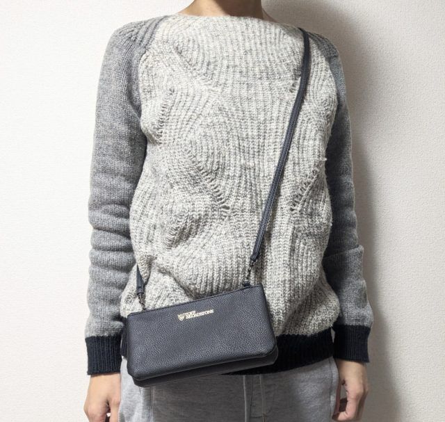 ななめ掛けした時にバランスよく持てる長さのショルダーストラップ