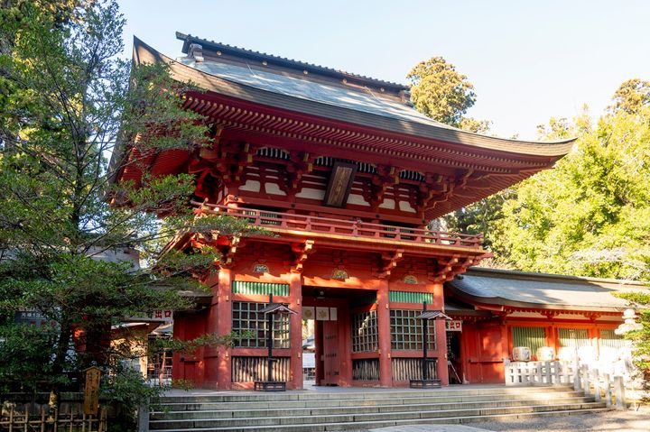 堂々たる楼門。国の重要文化財に指定されている