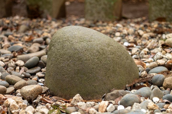 ミステリアスな霊石・要石